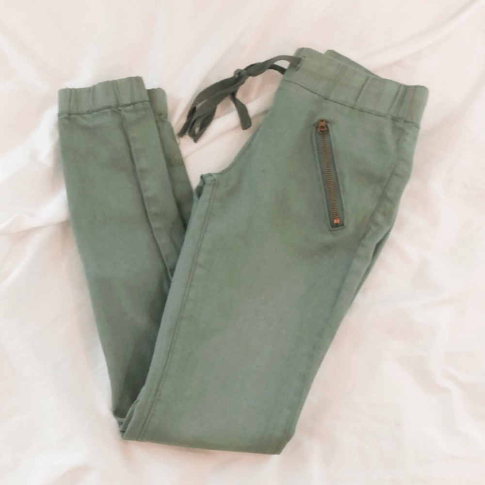 V.I.P JOGGERS